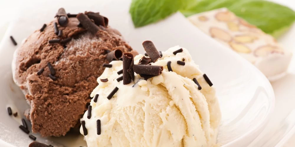 Μήπως σας σερβίρουν ξαναπαγωμένο παγωτό; Δείτε πως θα το καταλάβετε!